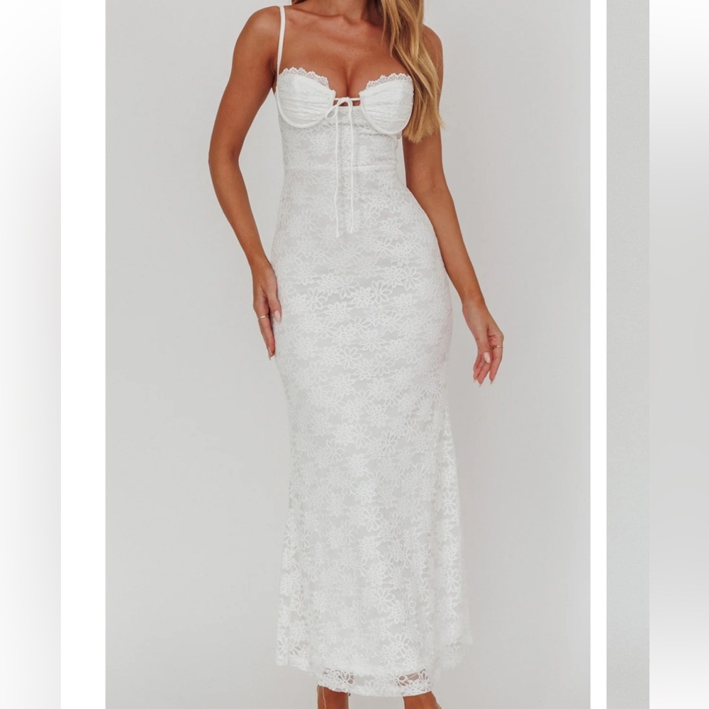 NWT ✨Selfie Leslie ✨ Passione Tied Bust Lace Maxi Dress White